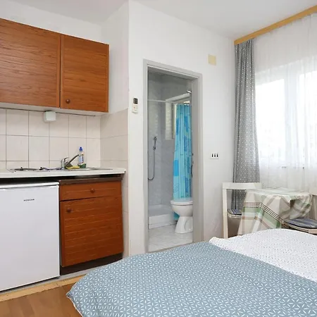 Apartments With Parking Space Tucepi, Makarska - 6695 *