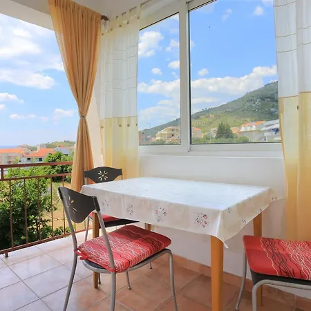 Apartment Apartments With Parking Space Tucepi, Makarska - 6695 *