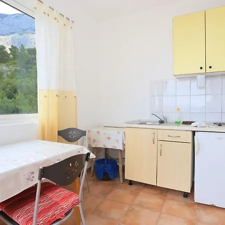 Apartment Apartments With Parking Space Tucepi, Makarska - 6695