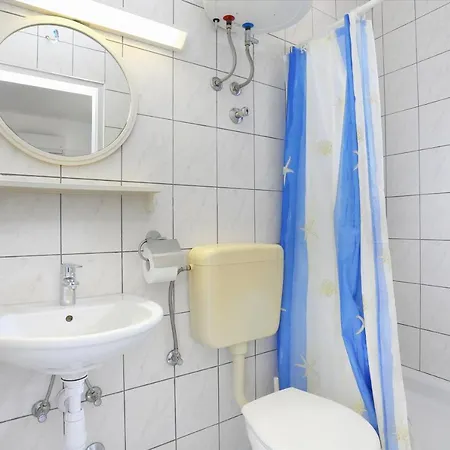 Apartment Apartments With Parking Space Tucepi, Makarska - 6695