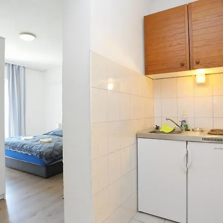 Apartment Apartments With Parking Space Tucepi, Makarska - 6695 Tučepi