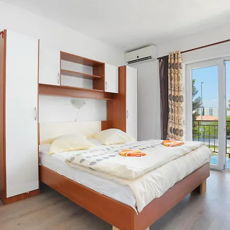 Apartments With Parking Space Tucepi, Makarska - 6695 Apartment Tučepi