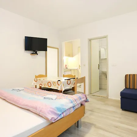Apartments With Parking Space Tucepi, Makarska - 6695 Tučepi