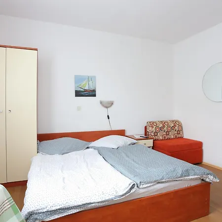 Apartments With Parking Space Tucepi, Makarska - 6695 Apartment *