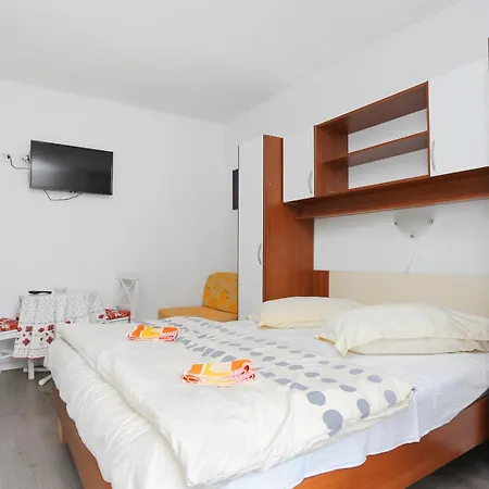 Apartments With Parking Space Tucepi, Makarska - 6695 Apartment *