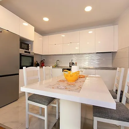 Lejlighed With Parking Space Tucepi, Makarska - 6695 *