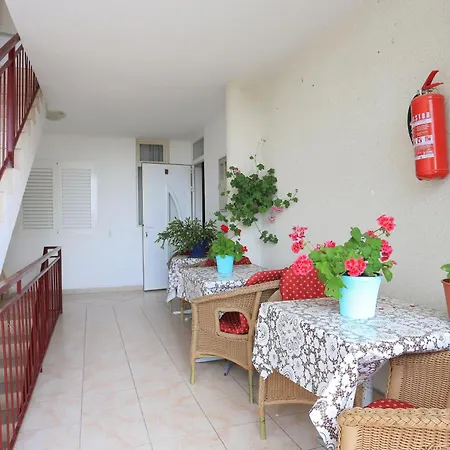 Apartment Apartments With Parking Space Tucepi, Makarska - 6695